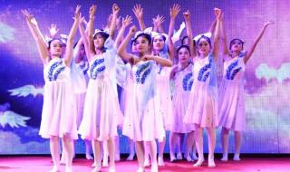 恩施州40周年州庆主持词 周年庆典主持词