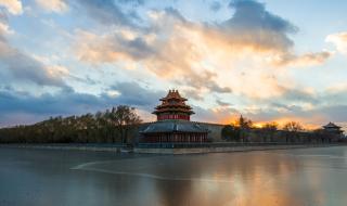 A外面阳光明媚B这边风景独好下一句怎么接啊 风景这边独好前一句